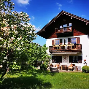 Bed & Breakfast Gaestehaus Neu Am Passionstheater, Oberammergau